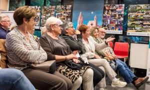 A primera fila, membres de Girona Voluntària